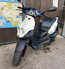 Genuine Scooters 2024 White Genuine Roughhouse 50cc Moped (BB5938)