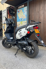Genuine Scooters 2023 White Genuine Roughhouse 50cc Moped (5939)