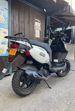 Genuine Scooters 2023 White Genuine Roughhouse 50cc Moped (5939)