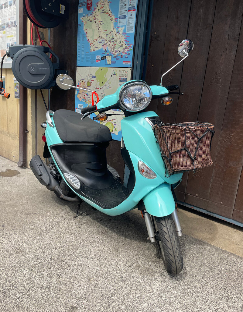 Genuine Scooters 2023 Turquoise Genuine Buddy 50cc Moped (#B-72)