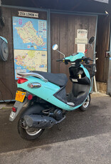 Genuine Scooters 2024 Turquoise Genuine Buddy 50cc Moped (b-80)