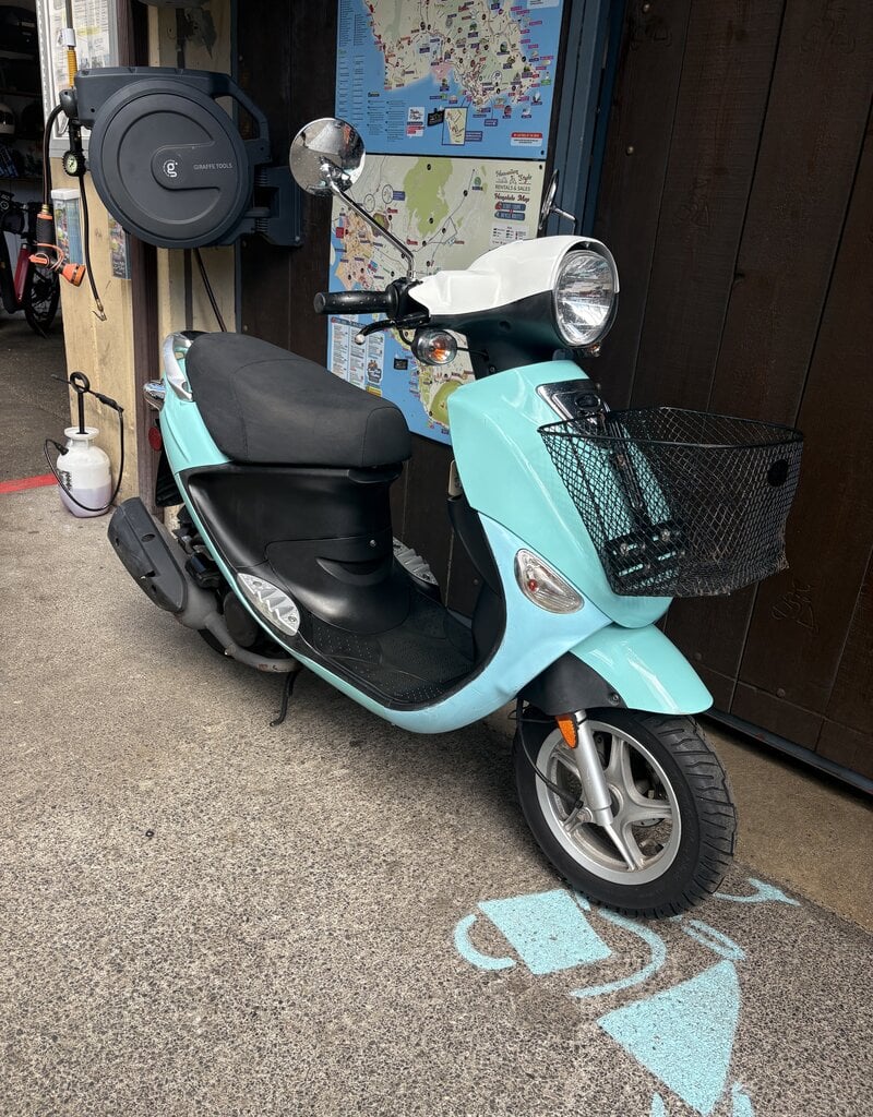 Genuine Scooters 2023 Turquoise Genuine Buddy 50cc Moped (B.B. 5414)