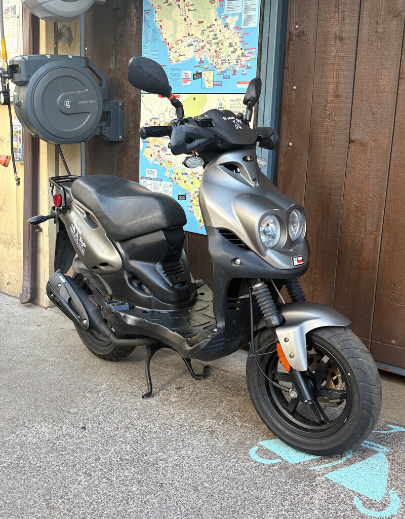 Genuine Scooters 2024 Matte Titanium Genuine Roughhouse Sport 50cc Moped (LX-69)