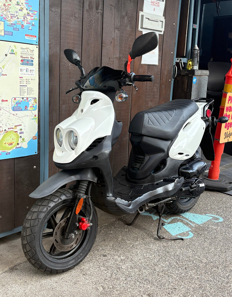 Genuine Scooters 2024 White Genuine Roughhouse 50cc Moped (R-131)