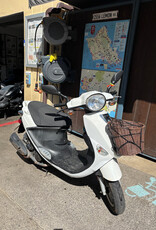 Genuine Scooters 2023 White Genuine Buddy 50cc Moped (#b-84)