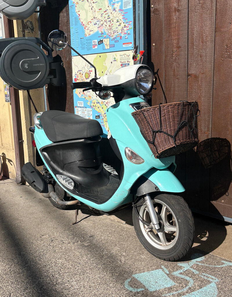 Genuine Scooters 2024 Turquoise Genuine Buddy 50cc Moped ( B-86)