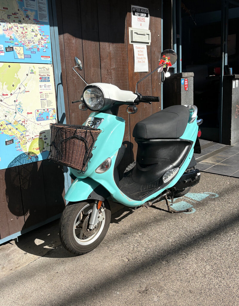 Genuine Scooters 2024 Turquoise Genuine Buddy 50cc Moped ( B-86)