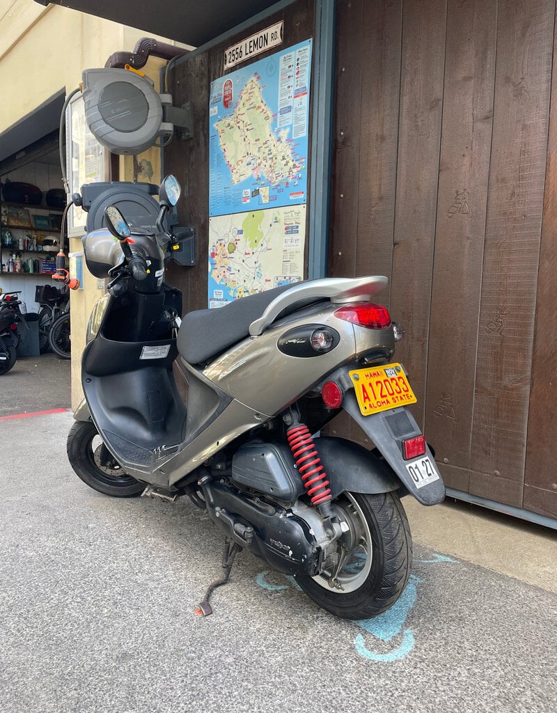 Genuine Scooters 2024 Gloss Titanium Genuine Buddy 50cc Moped (130)