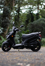 Genuine Scooters 2025 Matte Black Genuine Hooligan 170i Scooter**