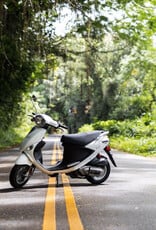 Genuine Scooters 2025 White Genuine Buddy 125cc Scooter**