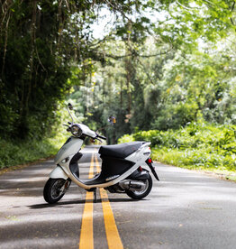 Genuine Scooters 2025 White Genuine Buddy 125cc Scooter**