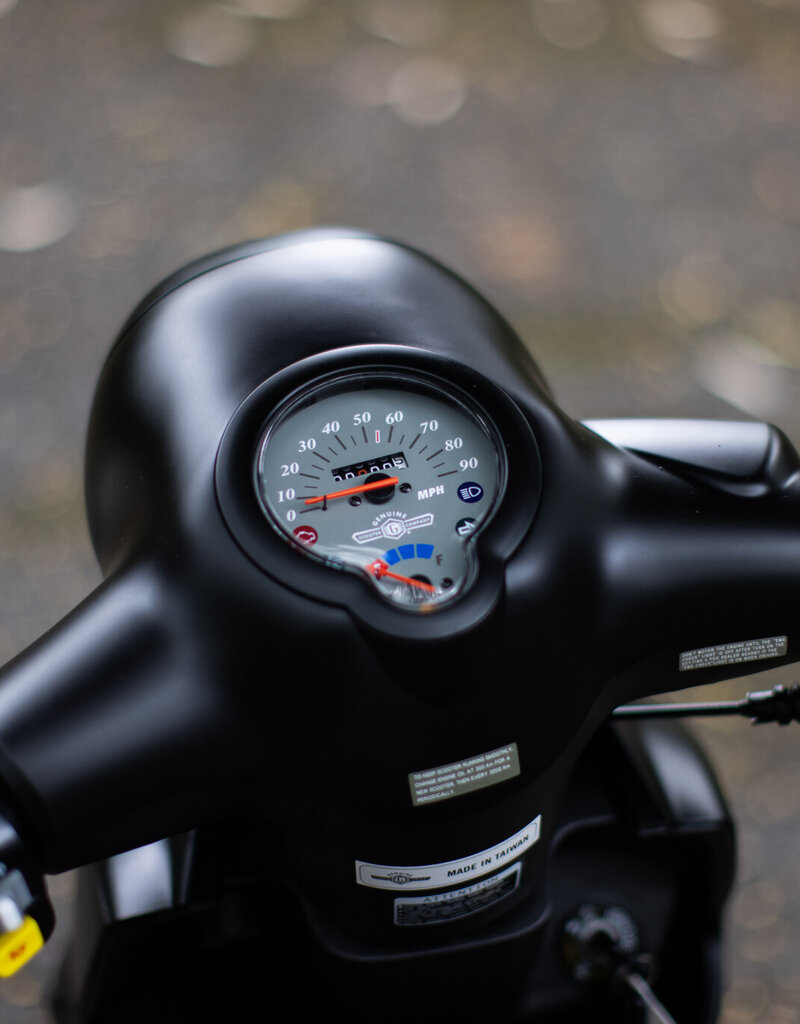 Genuine Scooters 2026 Matte Black Genuine Buddy 170i Scooter**