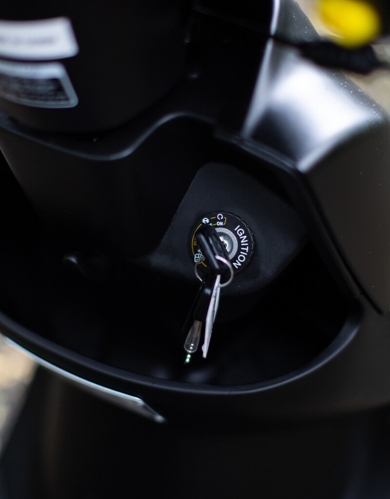 Genuine Scooters 2026 Matte Black Genuine Buddy 170i Scooter**