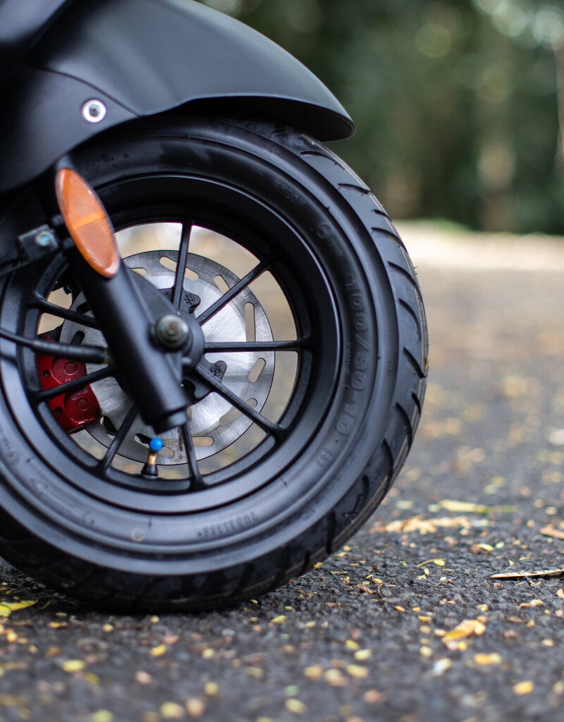 Genuine Scooters 2026 Matte Black Genuine Buddy 170i Scooter**