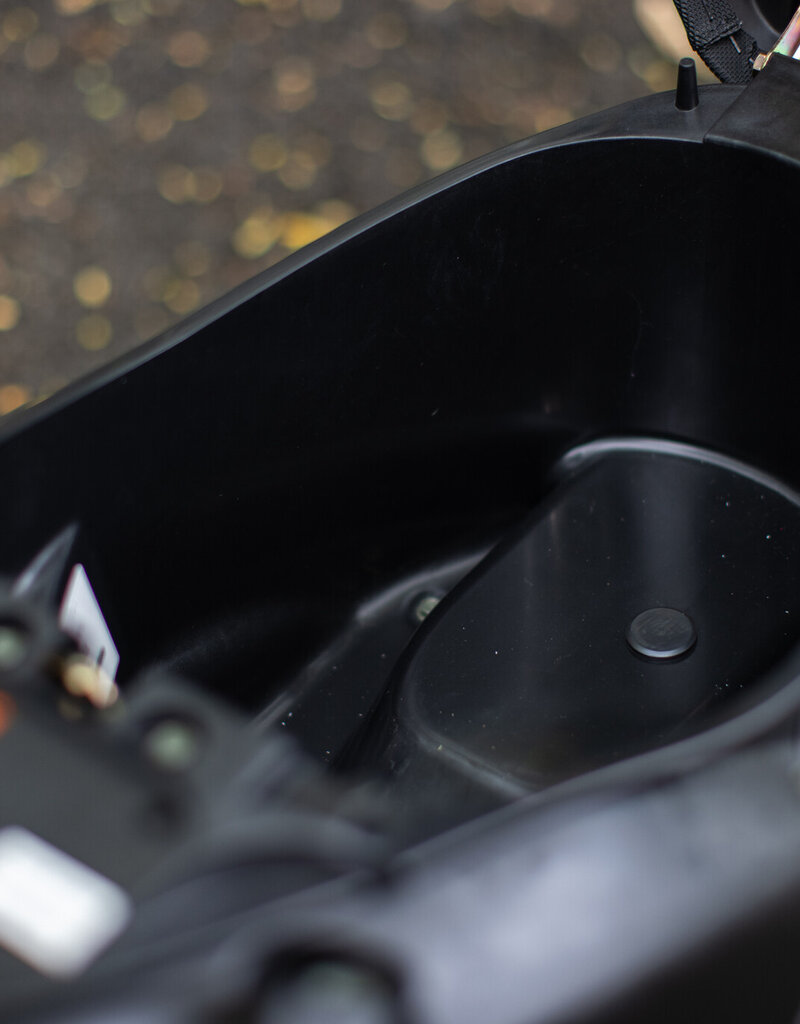 Genuine Scooters 2026 Matte Black Genuine Buddy 170i Scooter**