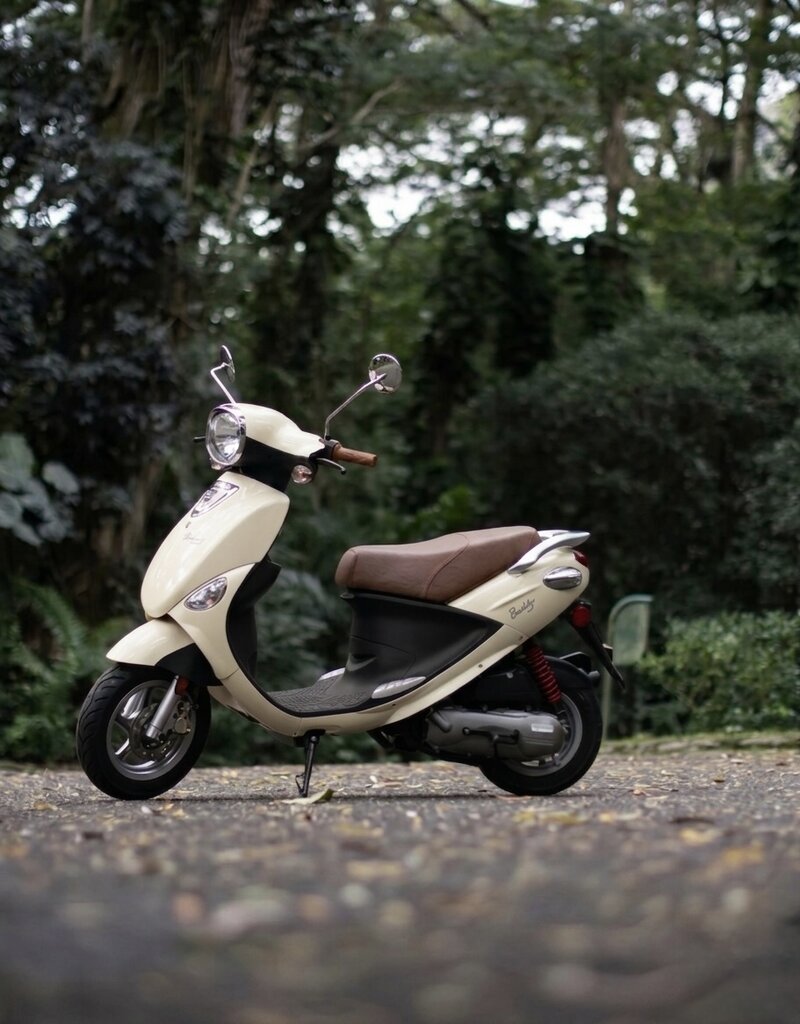 Genuine Scooters 2026 French Vanilla Genuine Buddy 50cc Moped**