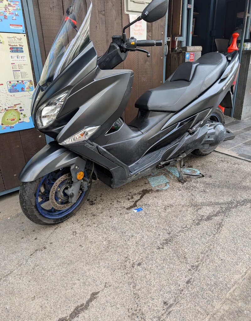 Suzuki 2023 Suzuki Burgman 400 Silver (S-16)