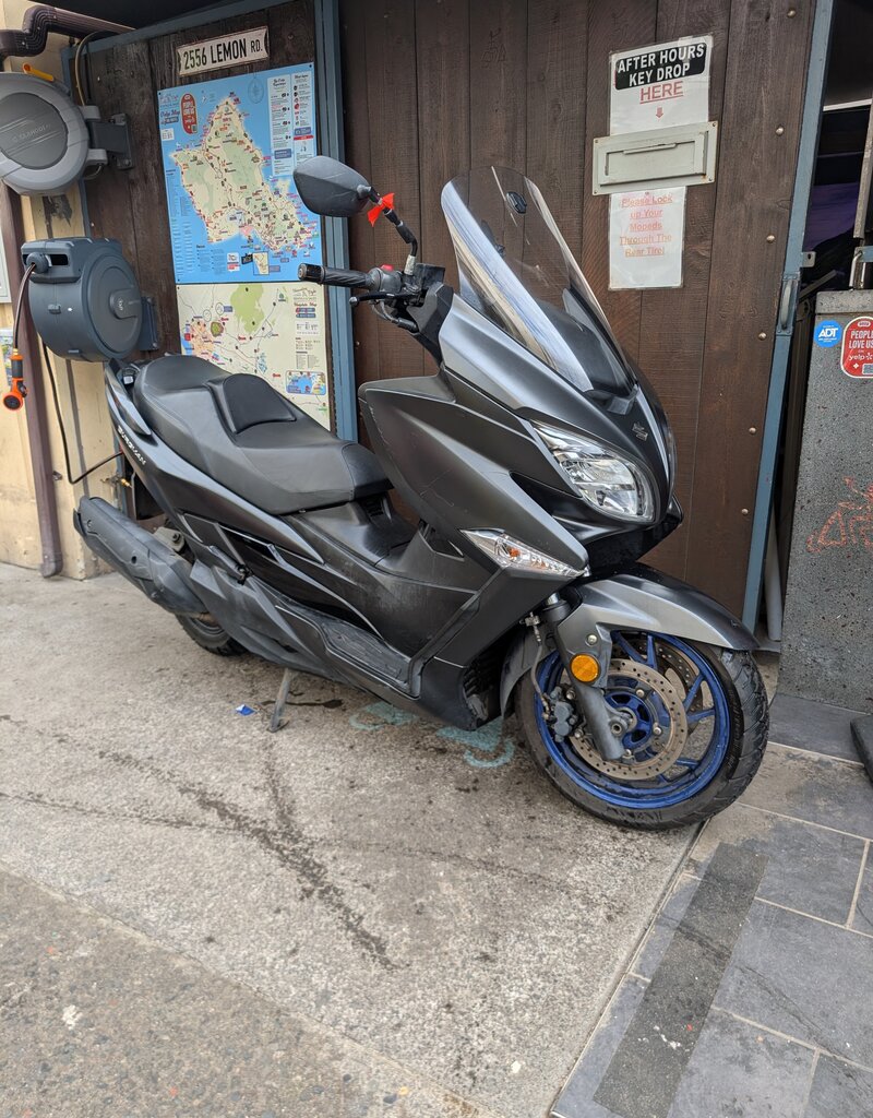 Suzuki 2023 Suzuki Burgman 400 Silver (S-16)