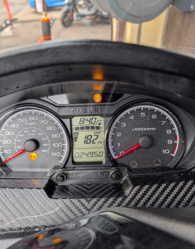 Suzuki 2023 Suzuki Burgman 400 Silver (S-16)