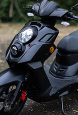 Genuine Scooters 2025 Matte Black Genuine Hooligan 170i Scooter**