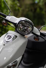 Genuine Scooters 2025 White Genuine Buddy 125cc Scooter**