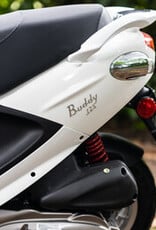Genuine Scooters 2025 White Genuine Buddy 125cc Scooter**