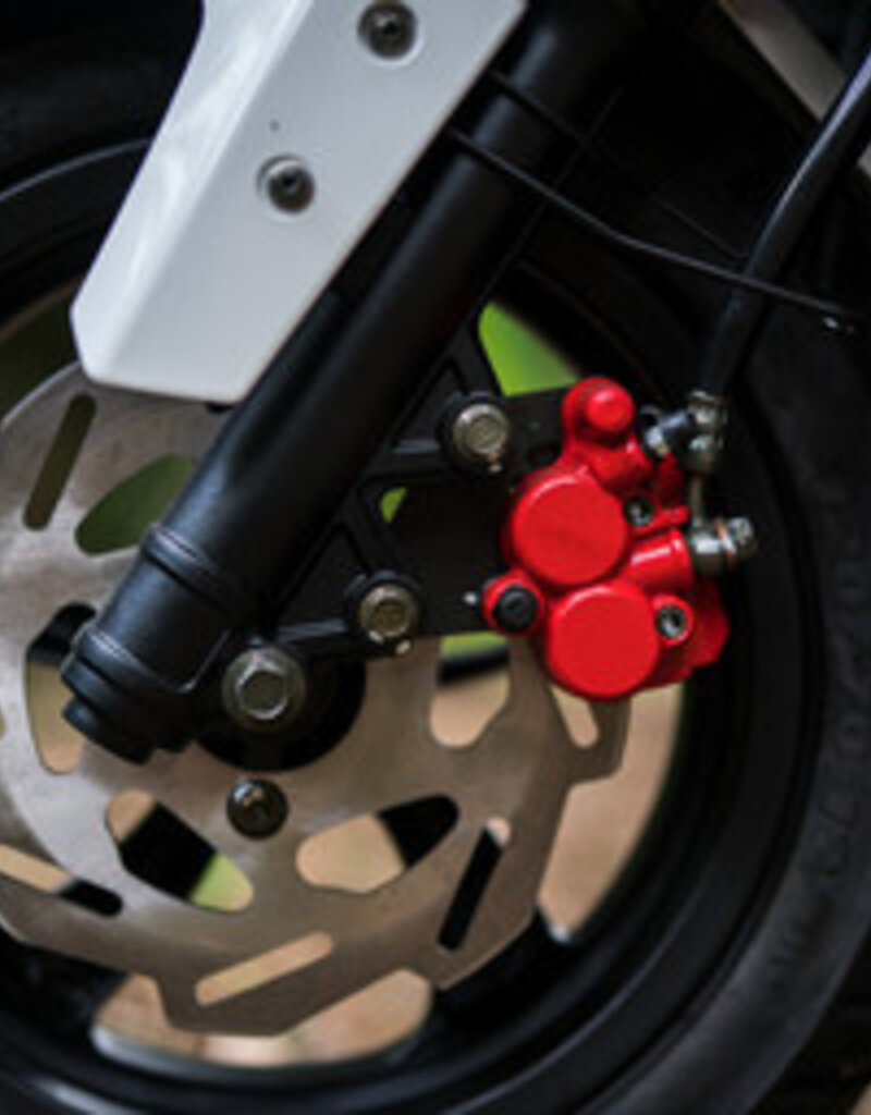 Genuine Scooters 2025 White Genuine Hooligan 170i Scooter**