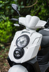 Genuine Scooters 2025 White Genuine Hooligan 170i Scooter**