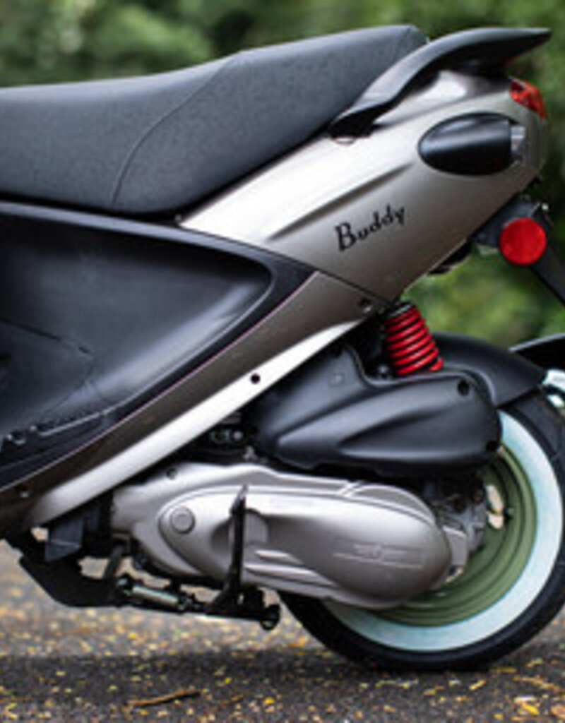 Genuine Scooters 2026 Gloss Titanium Genuine Buddy 170i Scooter**