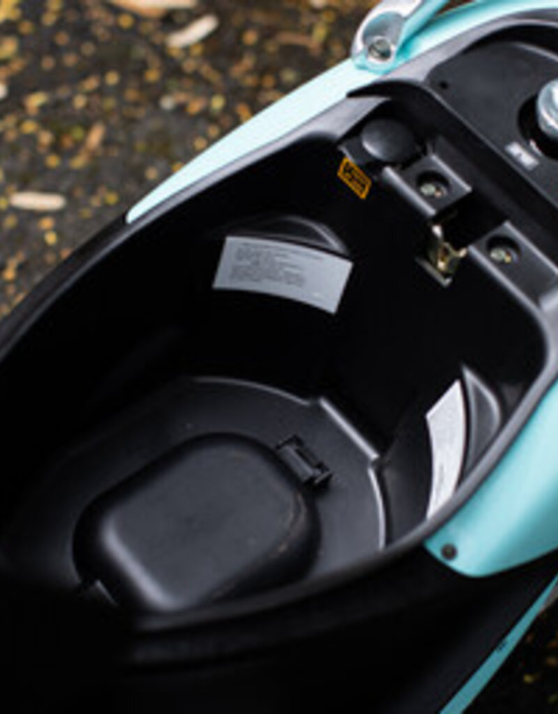 Genuine Scooters 2026 Turquoise Genuine Buddy 50cc Moped**