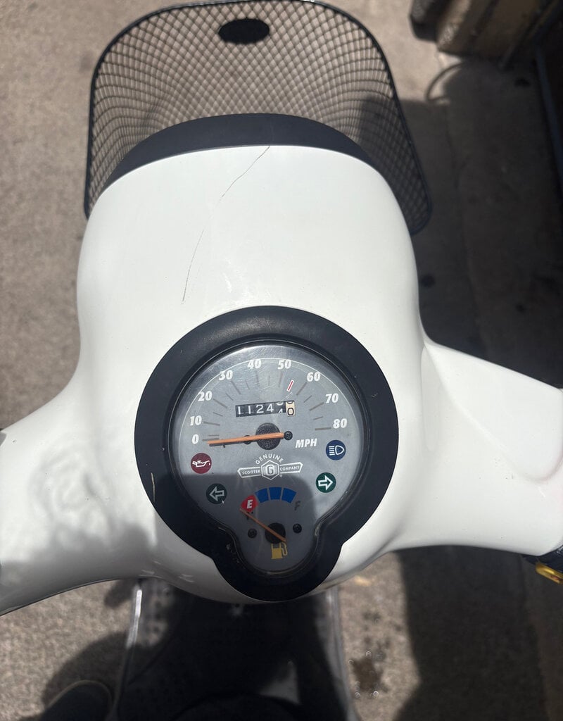 Genuine Scooters 2022 White Buddy 50cc Moped (0464)