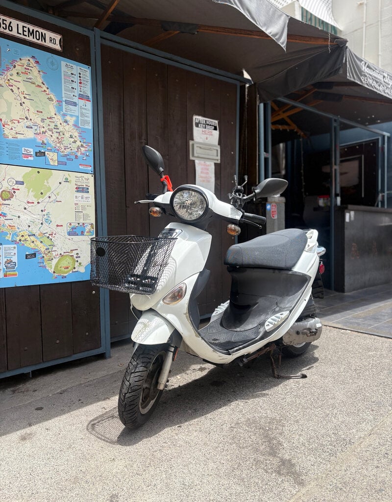 Genuine Scooters 2022 White Buddy 50cc Moped (0464)