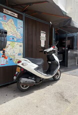 Genuine Scooters 2022 White Buddy 50cc Moped (0464)