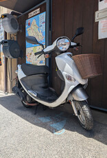 Genuine Scooters 2022 White Genuine Buddy 50cc Moped (BB 1876)