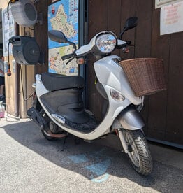 Genuine Scooters 2022 White Genuine Buddy 50cc Moped (BB 1876)