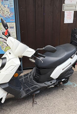 Genuine Scooters 2022 White Genuine Hooligan 170i Scooter (#H-46)