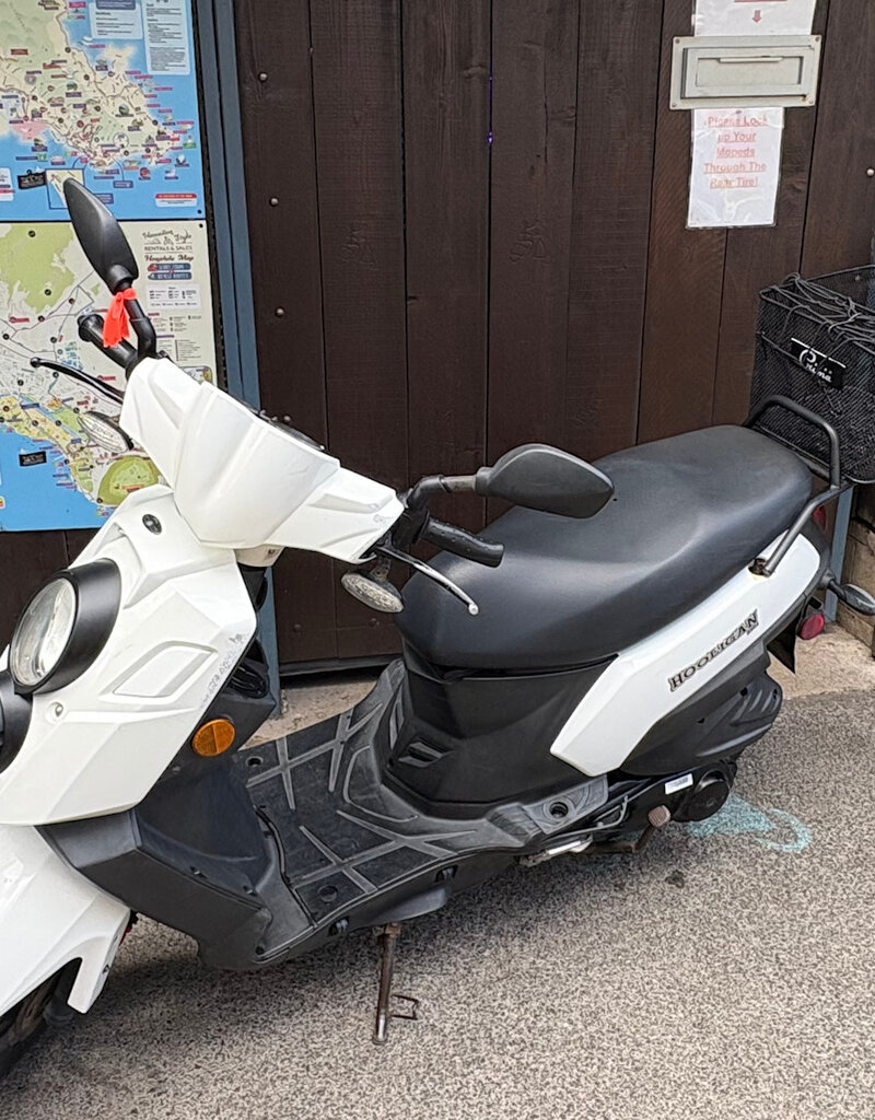 Genuine Scooters 2022 White Genuine Hooligan 170i Scooter (#H-46)