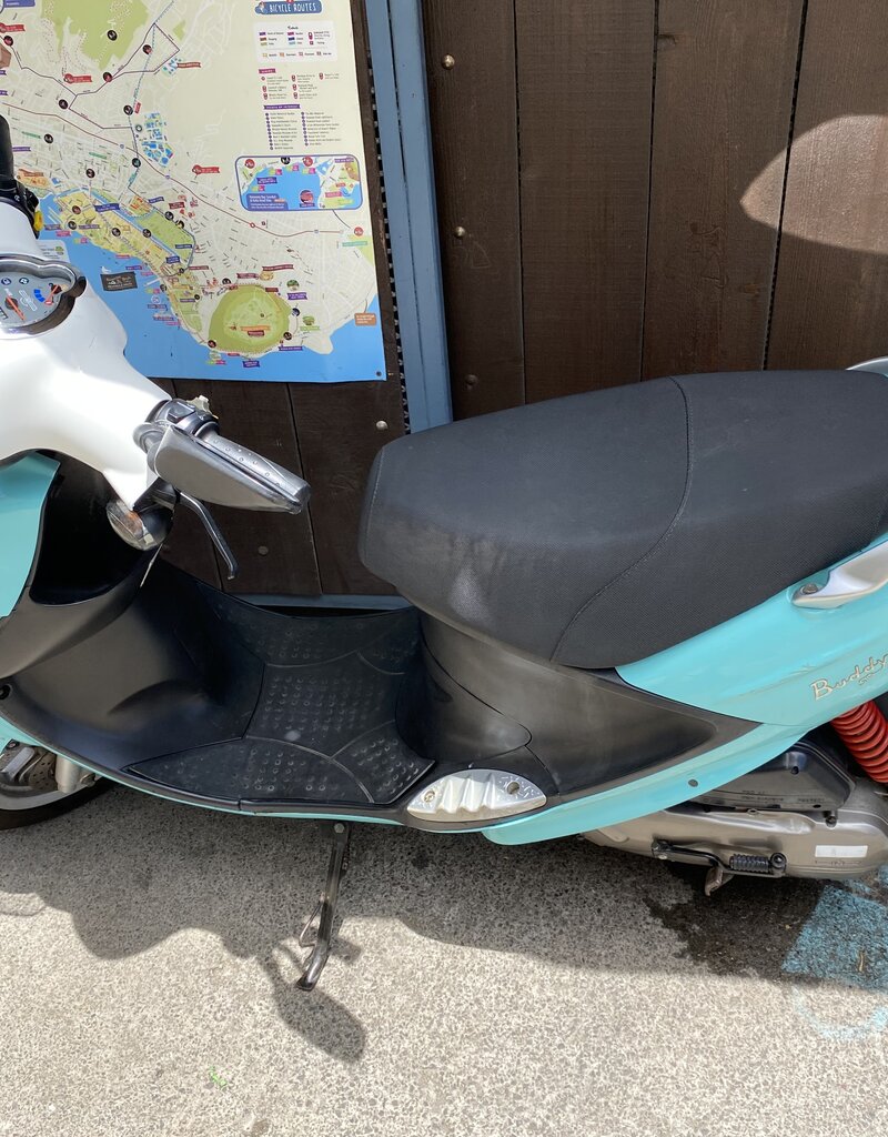 Genuine Scooters 2022 Turquoise Genuine Buddy 50cc Moped (BB0399)