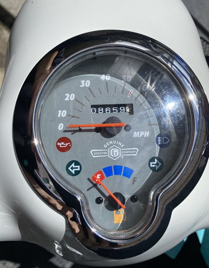 Genuine Scooters 2022 Turquoise Genuine Buddy 50cc Moped (BB0399)