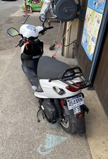 Genuine Scooters 2024 White Genuine Buddy 125cc Scooter BB2058