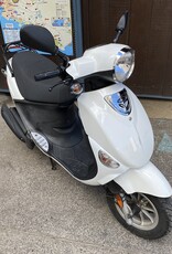 Genuine Scooters 2024 White Genuine Buddy 125cc Scooter BB2058