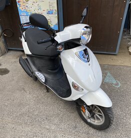 Genuine Scooters 2024 White Genuine Buddy 125cc Scooter BB2058