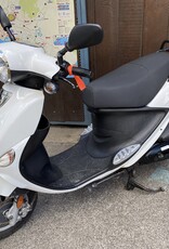 Genuine Scooters 2024 White Genuine Buddy 125cc Scooter BB2058