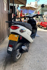 2024 White Genuine Buddy 50cc Moped (b.b. 5393)