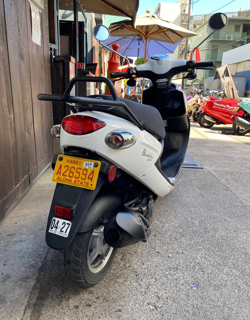 2024 White Genuine Buddy 50cc Moped (b.b. 5393)