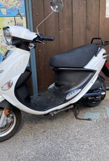 2024 White Genuine Buddy 50cc Moped (b.b. 5393)