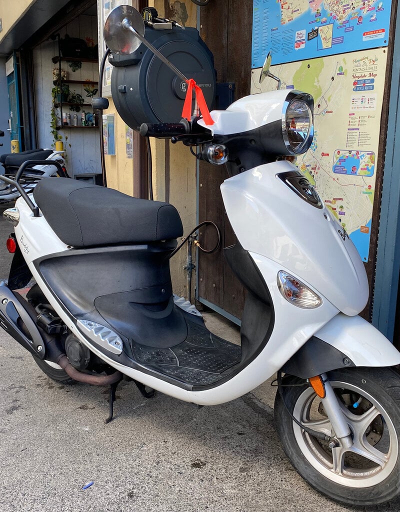 2024 White Genuine Buddy 50cc Moped (b.b. 5393)