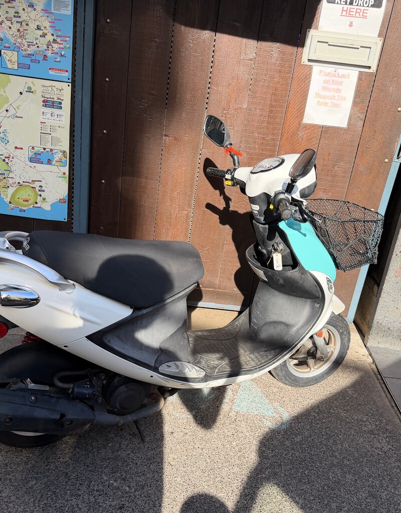 Genuine Scooters 2023 White Buddy 50cc Moped (#B-99)
