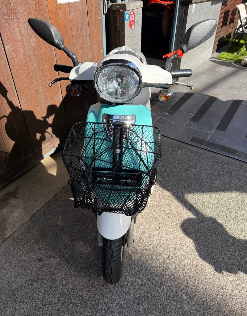 Genuine Scooters 2023 White Buddy 50cc Moped (#B-99)