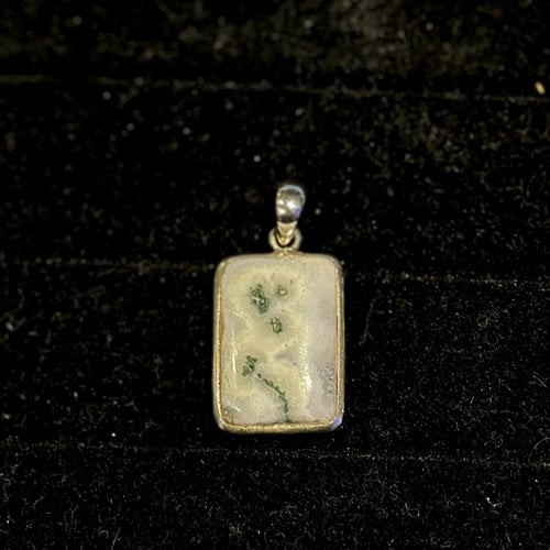 SOLAR QUARTZ PENDANT